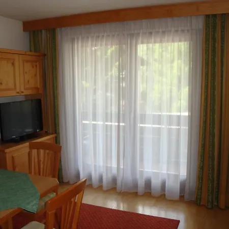 Alpen Pyrkestrasse Apartment