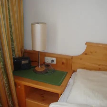 Alpen Pyrkestrasse Apartment